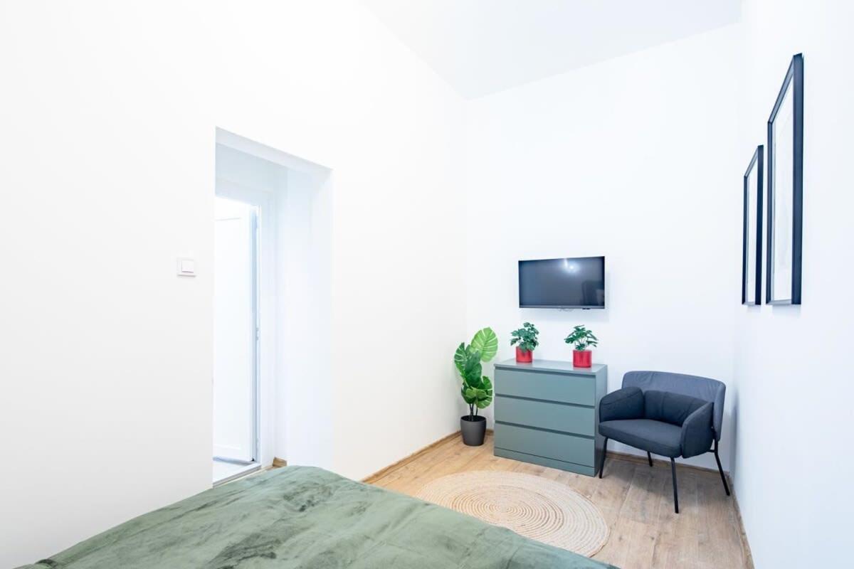Central - New - Comfy Ac Studio Budapeszt Zewnętrze zdjęcie