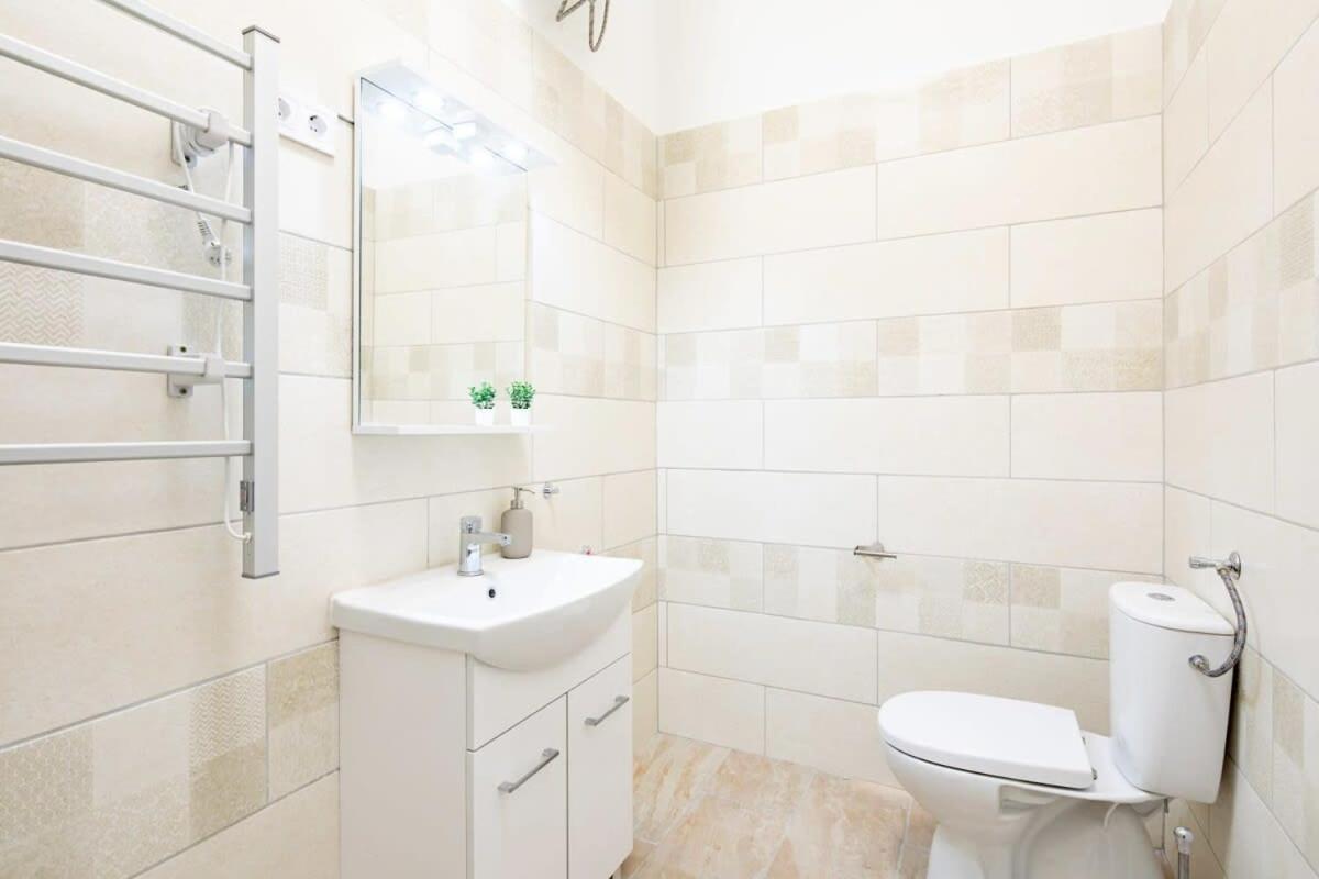 Central - New - Comfy Ac Studio Budapeszt Zewnętrze zdjęcie