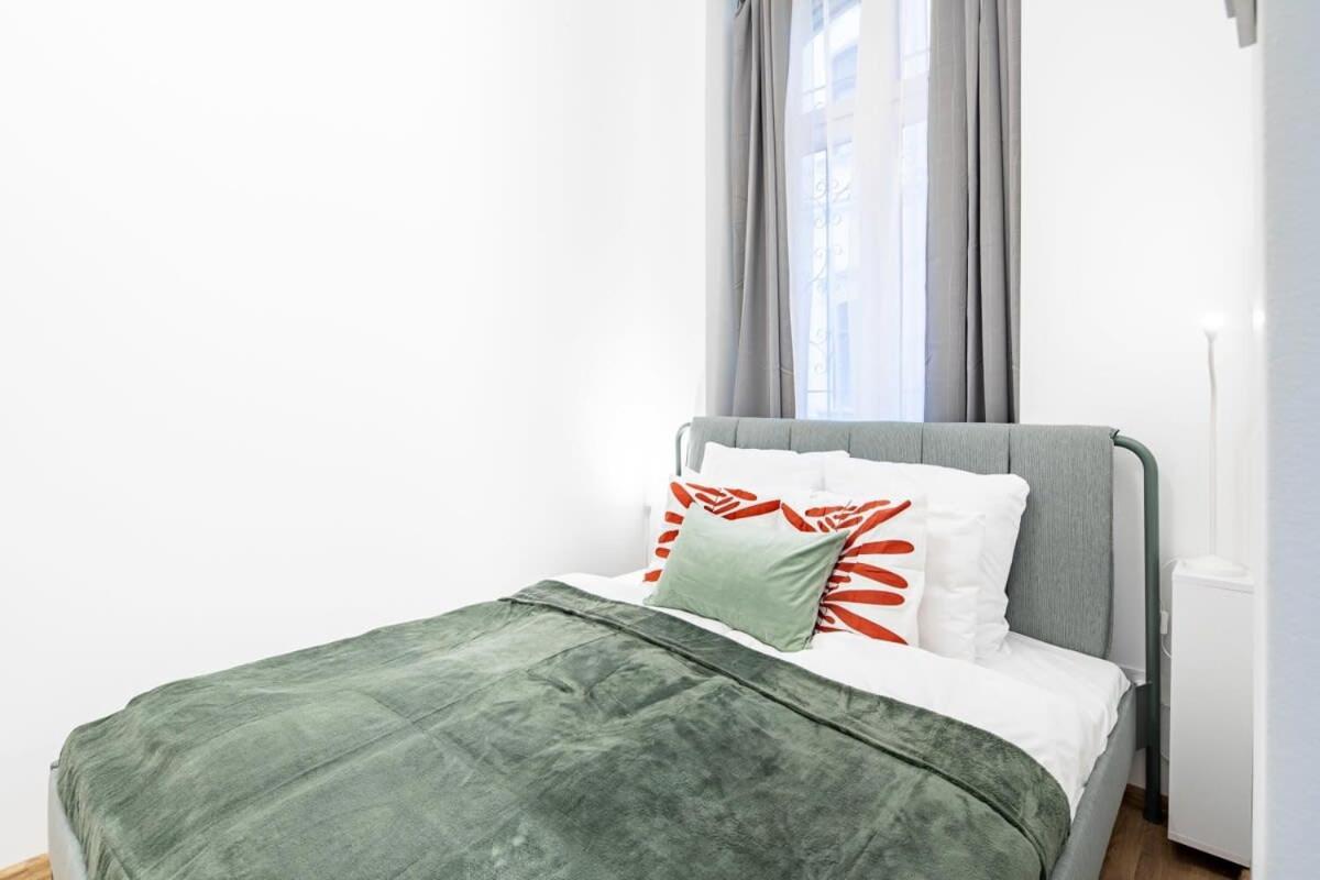 Central - New - Comfy Ac Studio Budapeszt Zewnętrze zdjęcie